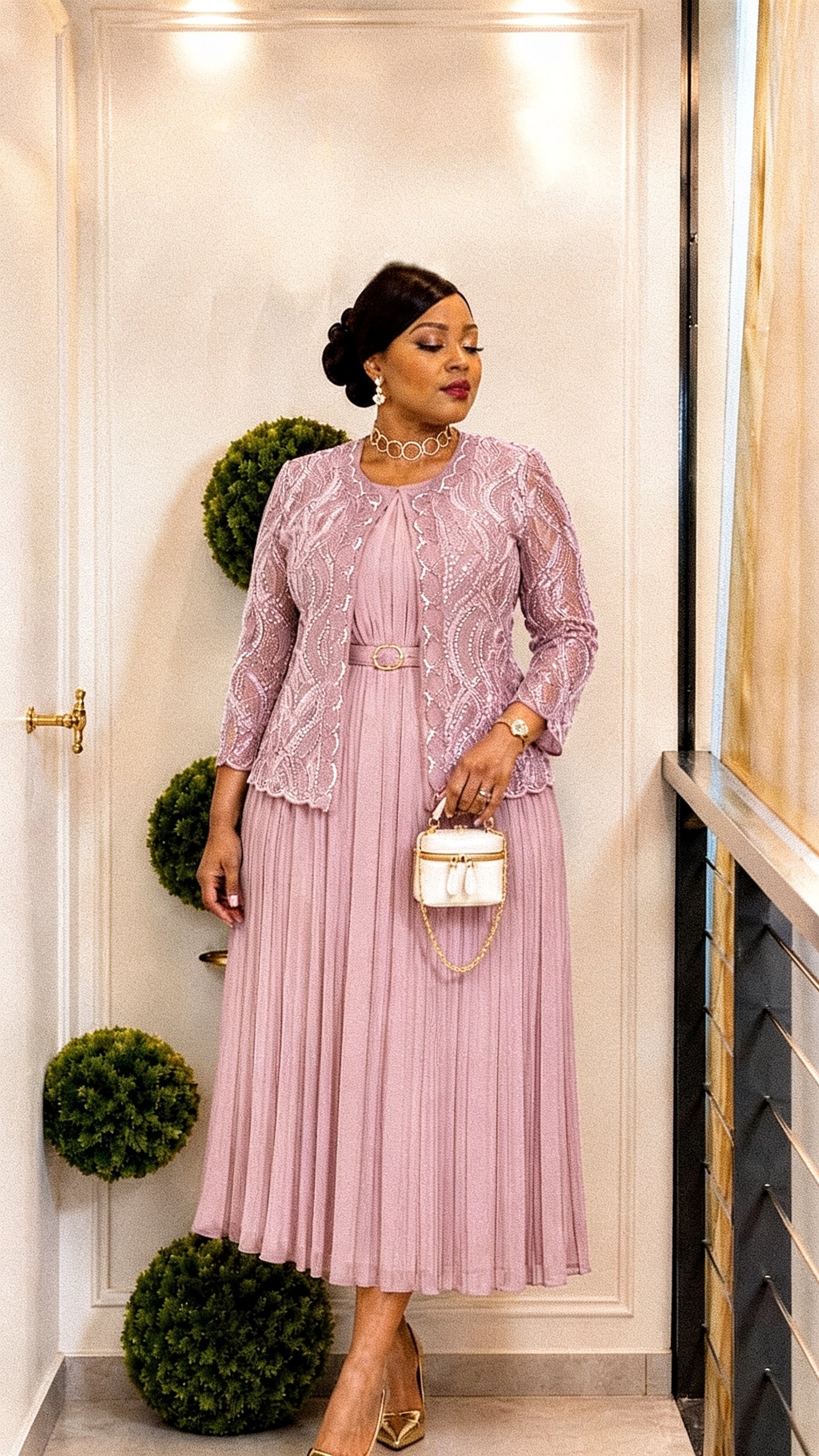 Ensemble Veste Dentelle Robe Plissée Ceinture Dorée - Mauve