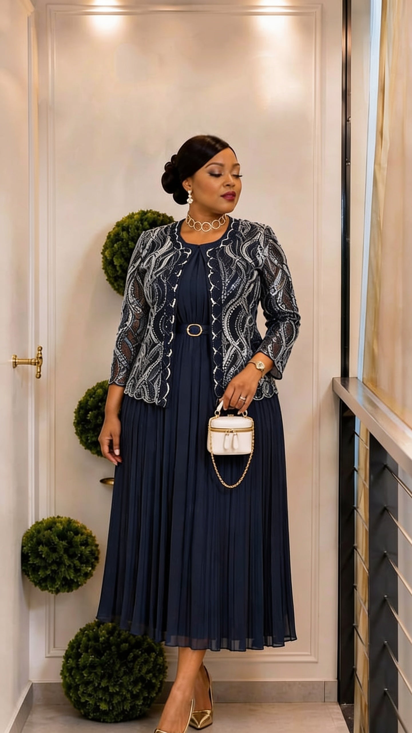 Ensemble Veste Dentelle Robe Plissée Ceinture Dorée - Marine